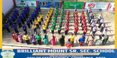 Students and teachers of Brilliant Mount Sr. Sec. School taking a pledge during a Tobacco-Free School awareness event under the guidance of the Health Department, Himachal Pradesh.
